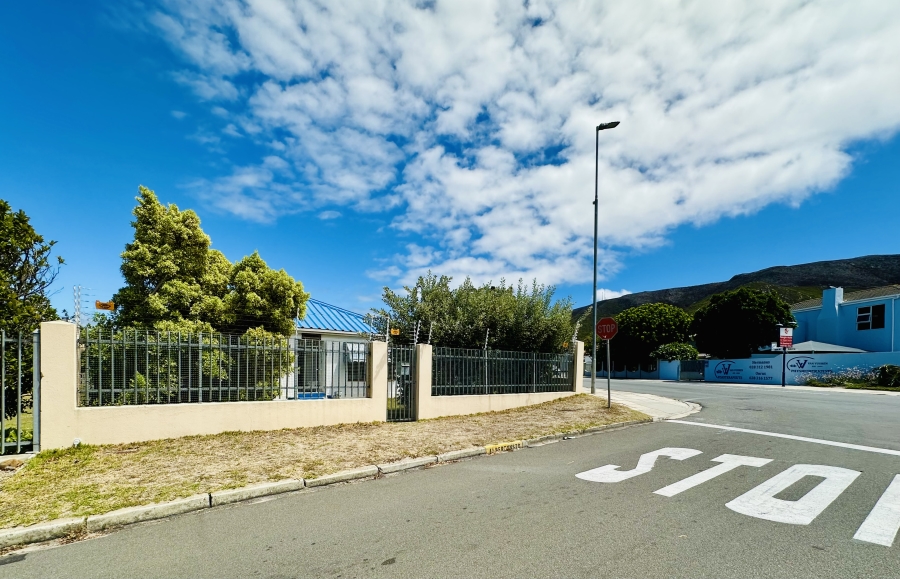 3 Bedroom Property for Sale in Westcliff Western Cape